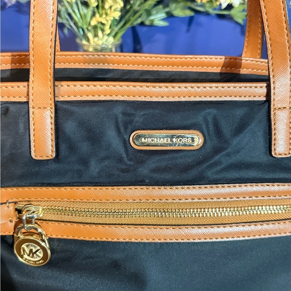 Michael Kors Kempton small tote bag in black nylon- EUC- fast shipping - Picture 8 of 10